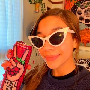 Meet your Posher, Avery